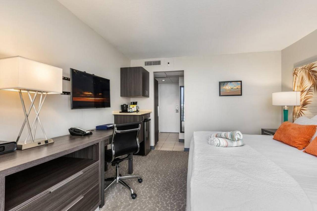 Incredible Location Free Parking In Waikiki Holiday home
