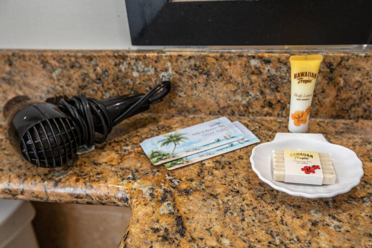Incredible Location Free Parking In Waikiki *