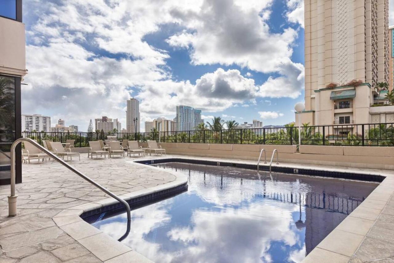 Incredible Location Free Parking In Waikiki * Honolulu
