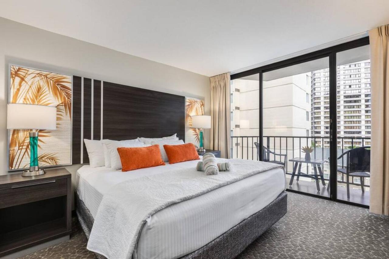 Incredible Location Free Parking In Waikiki Holiday home